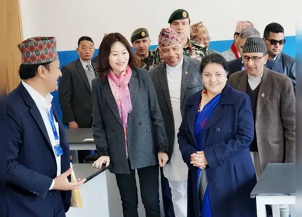 चीनी विदेश मंत्रालय में भी किया है काम