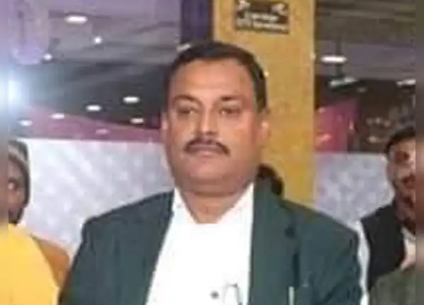 ​आखिर कैसे बचता रहा विकास दुबे?