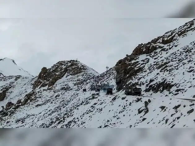 LAC पर चीन से तनाव, ठंड की तैयारी में जुटी सेना