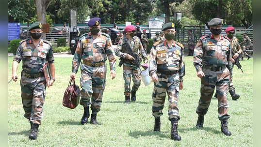 पाकच्या गोळीबाराला सणसणीत उत्तर द्या, लष्कर प्रमुखांच्या सूचना