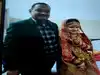 मुठभेड़ में मारे गए अमर दुबे की पत्नी ने विकास दुबे के साथ खिंचवाई थी फोटो, वायरल 
