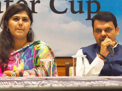 Mumbai News: पंकजा मुंडे समेत देवेंद्र फडणवीस के प्रतिस्पर्धी दिल्ली भेजे जाएंगे? चर्चा तेज 