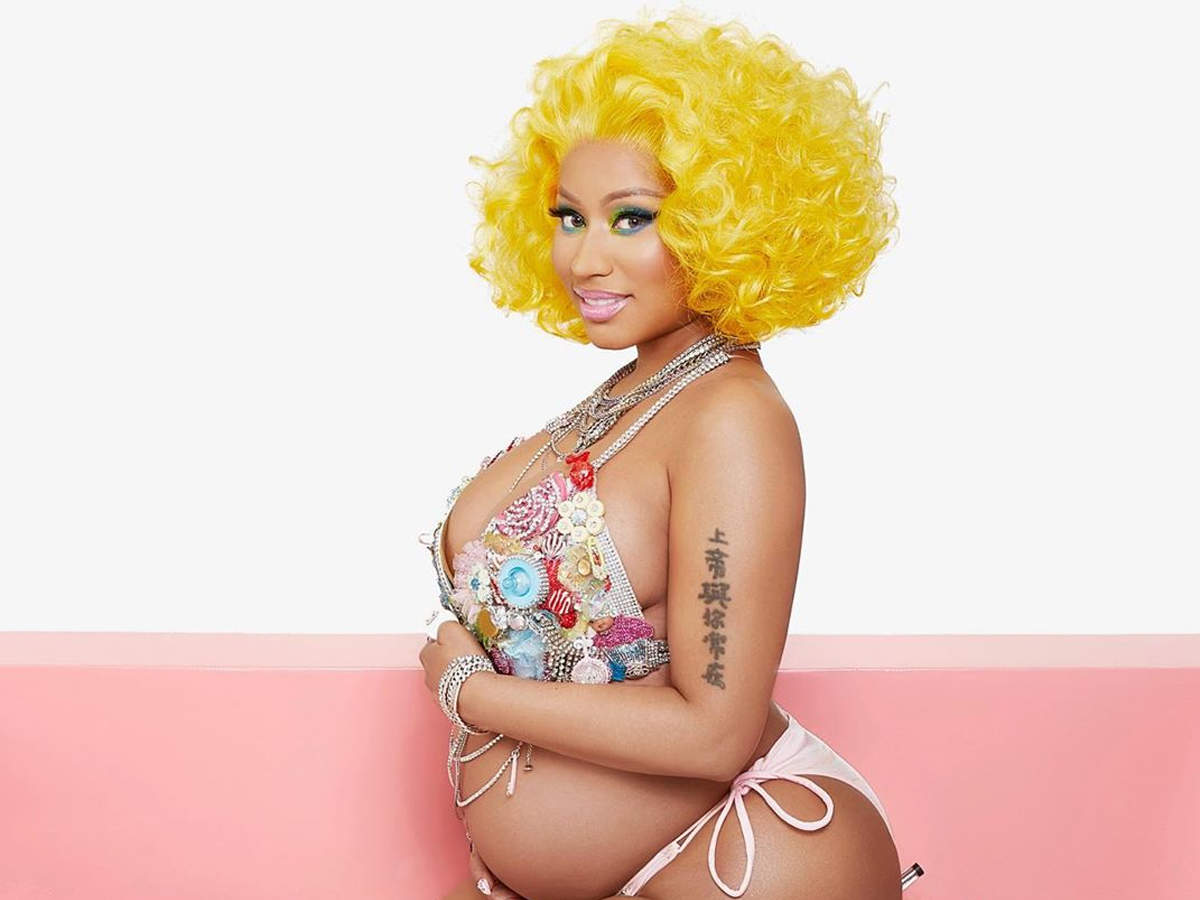 Nicki Minaj Flaunting Baby Bump र पर न क म न ज न श यर क ब ब बम प क तस व र Navbharat Times