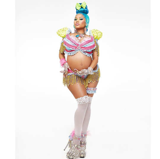 Nicki Minaj Flaunting Baby Bump र पर न क म न ज न श यर क ब ब बम प क तस व र Navbharat Times