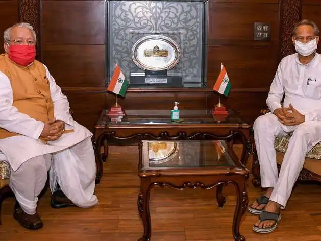 राज्‍यपाल से मिले सीएम गहलोत।