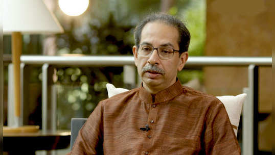 uddhav thackeray : फडणवीसांना अमित शहा हे आदेश बांदेकरांसारखे वाटले असतील: cm ठाकरे