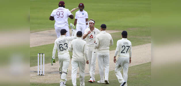 ENG vs WI: तीसरा टेस्ट- विंडीज की पहली पारी 197 पर सिमटी, ब्रॉड का 'सिक्स' ENG vs WI: तीसरा टेस्ट- विंडीज की पहली पारी 197 पर सिमटी, ब्रॉड का 'सिक्स'