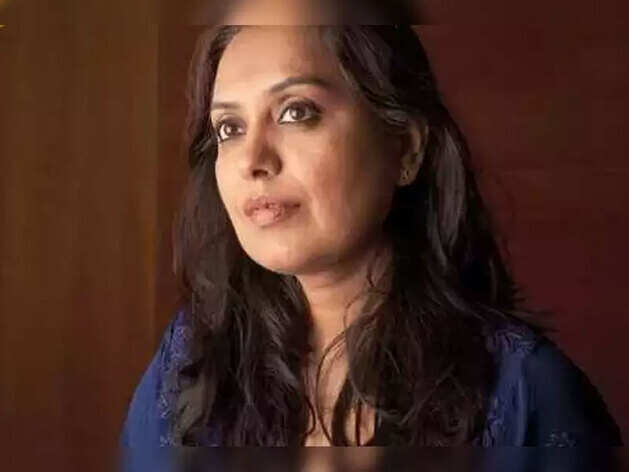 शगुफ्ता ने कंगना की 2 फिल्में लिखी हैं और महेश भट्ट की कंपनी में राइटर हैं. शगुफ्ता ने कंगना की 2 फिल्में लिखी हैं और महेश भट्ट की कंपनी में राइटर हैं.