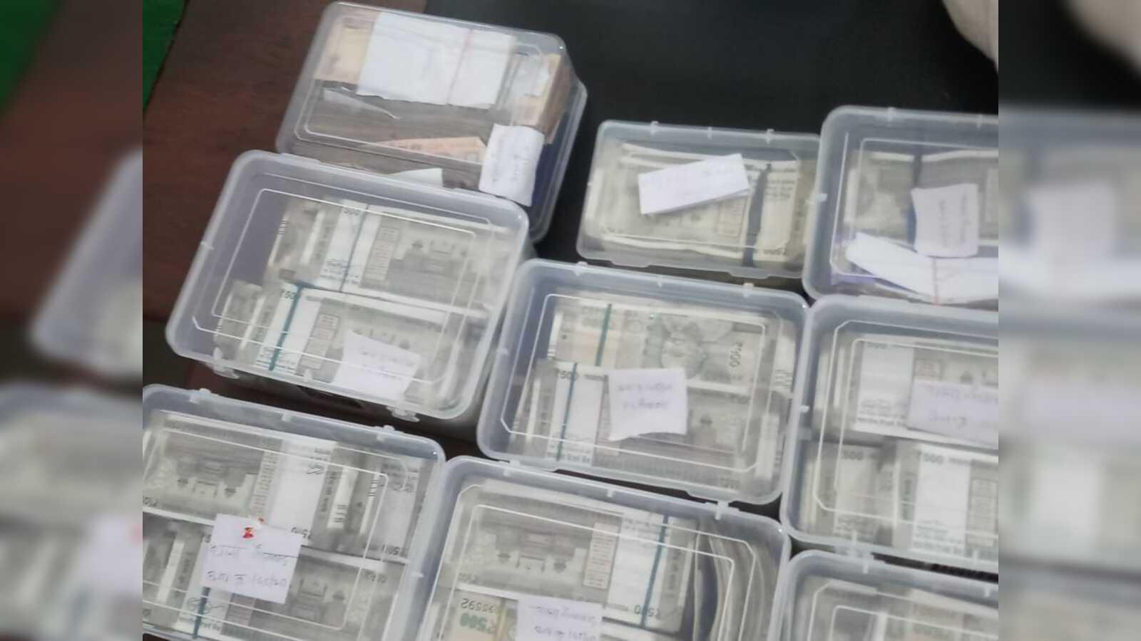 Mp Police Bust Atm Bombers Via Empty Whiskey Bottle And A Piece Of Plastic Plate ख ल व ह स क क ब तल और प ल स ट क क ट कड स स लझ गय Atm ब ल स ट क क स Navbharat Times