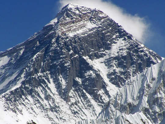 Coronavirus Mount Everest Nepal Reopened Mount Everest Amid Coronavirus न प ल म क र न व यरस क ब च ख ल म उ ट एवर स ट Navbharat Times