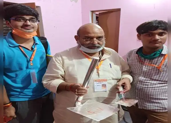 चांदी के फावड़े से डाली जाएगी मंदिर की नींव