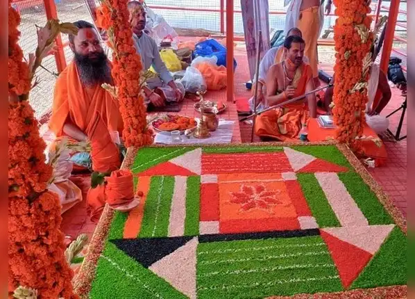 कार्ड में लिखा है कोड