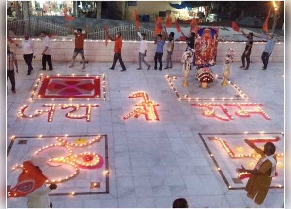 राम मंदिर का निर्माण शुरू होने पर दिल्ली के झंडेवालान मंदिर में दिवाली