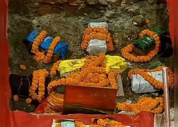कूर्म शिला समेत 9 शिलाओं का पूजन