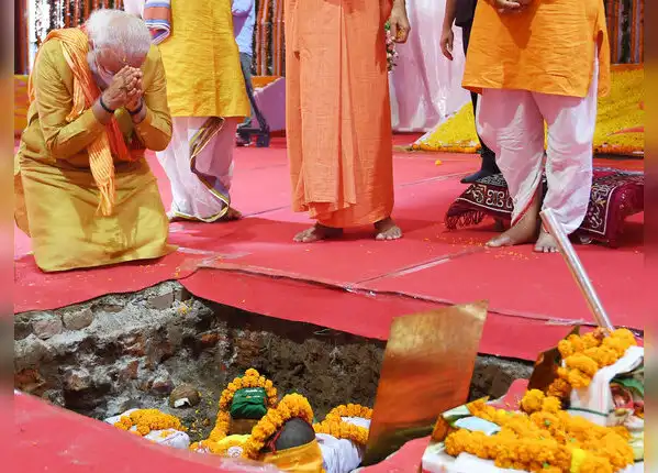 पवित्री पहनकर किया पूजन