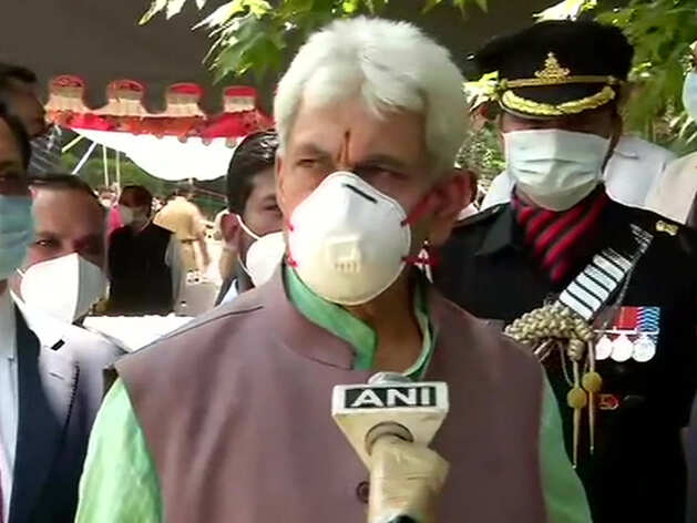 मीडिया से बातचीत के दौरान मनोज सिन्हा मीडिया से बातचीत के दौरान मनोज सिन्हा