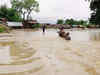 बाराबंकी: बाढ़ राहत कार्यों का जायजा लेने आए मंत्री, कहा- तटबंधों की 24 घंटे हो पेट्रोलिंग 