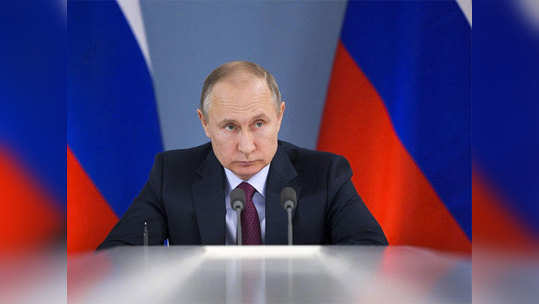 Putin पुतीन यांची प्रेयसी करायची 'रॉ'साठी हेरगिरी!; पुस्तकात दावा