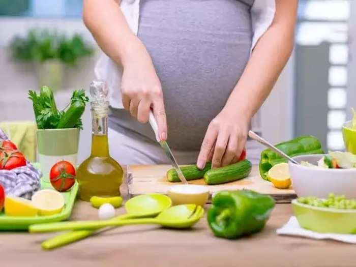 stay-away-from-these-foods-during-pregnancy-in-marathi