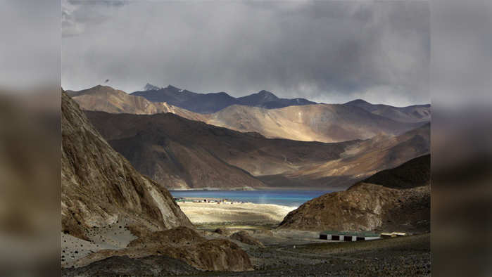 चिनी सैनिकांची घुसखोरी, पँगाँग सरोवराच्या भागात भारतीय टेकड्यांवर केला कब्जा (प्रातिनिधिक फोटो )