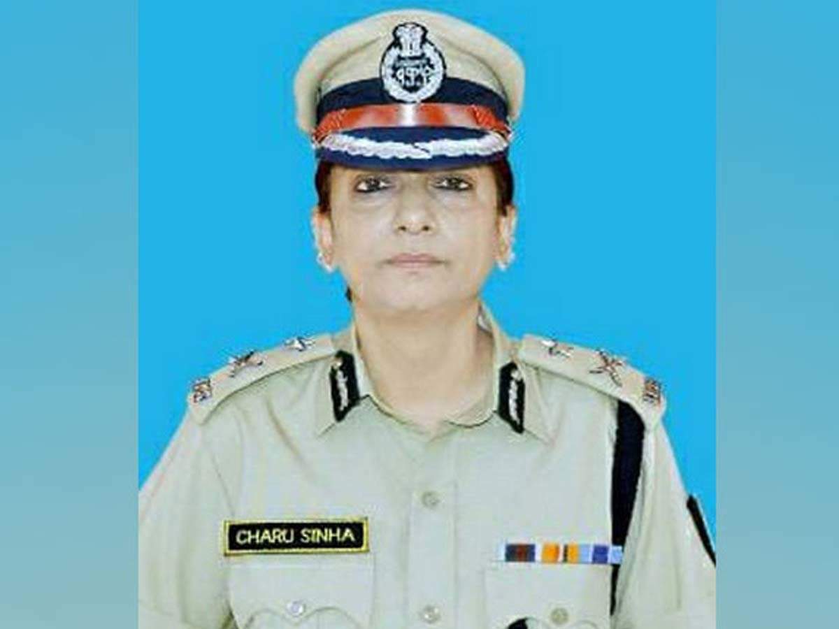 IPS Charu SInha: Kashmir News: CRPF श्रीनगर सेक्टर की IG बनीं चारु सिन्हा,  पद संभालने वाली पहली महिला IPS अधिकारी - in a first female ips officer charu  sinha to head terrorist-hit