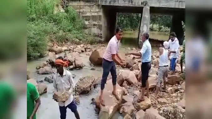 MP: The tribals here yearn for drop-by-water, to become self-sufficient and built a dam in 1 day - Pledge Times