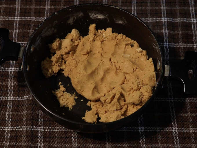 चण्याचे पीठ आणि साखर चण्याचे पीठ आणि साखर