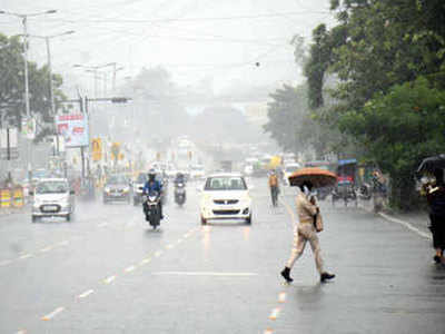 Bihar Weather Update: अगले तीन दिनों में बिहार के इन जिलों में जोरदार बारिश की संभावना, मौसम विभाग ने जारी किया अलर्ट 