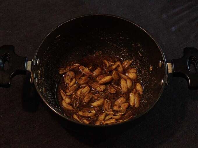 लसूण लोणचे लसूण लोणचे