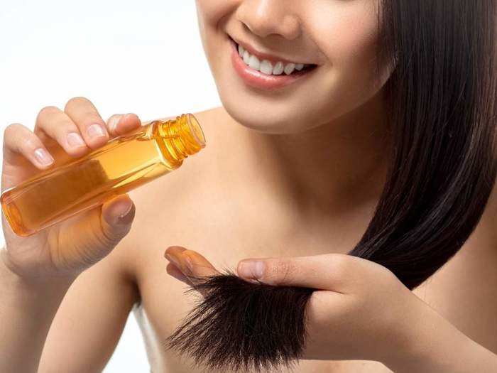Hair care oil: झड़ते बालों को रोकने में किसी जादू से कम नहीं है ये हेयर ऑयल