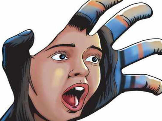 Hathras Gang Rape with dalit: हाथरस में हैवानियत: 4 युवकों ने दलित लड़की से किया गैंगरेप, काट डाली थी जीभ! - hathras minor dalit teenager gang raped tongue chopped | Navbharat Times