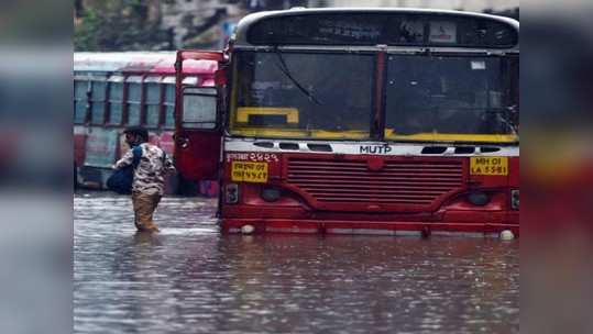 दरवर्षी मुंबईत पाणी का तुंबते?; मुंबईकरांचा संतप्त सवाल