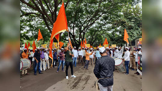 Maratha Reservation: अजित पवारांच्या बारामतीतील घराममोर घुमला ढोल