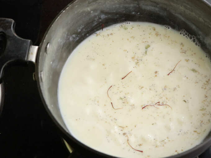 बदाम पिस्त्याचे काप बदाम पिस्त्याचे काप