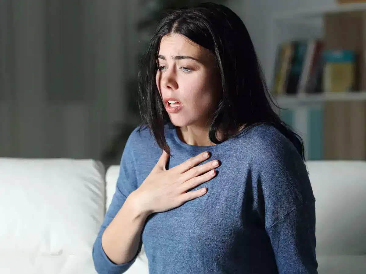 अगर आपको भी बार-बार घबराहट होती हैं तो इसे नजरअंदाज करना पढ़ सकता हैं महंगा