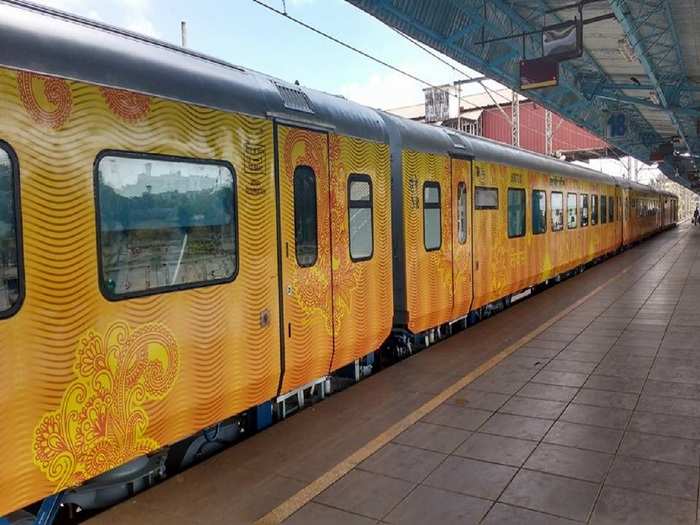 Tejas Express স ত ম স র অপ ক ষ শ ষ ১৭ স প ট ম বর থ ক ফ র চলত শ র করব ত জস Tejas Express To Resume Services From October 17 Eisamay