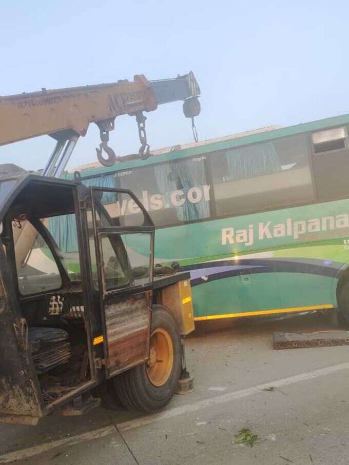 हादसे के बाद की तस्वीर हादसे के बाद की तस्वीर