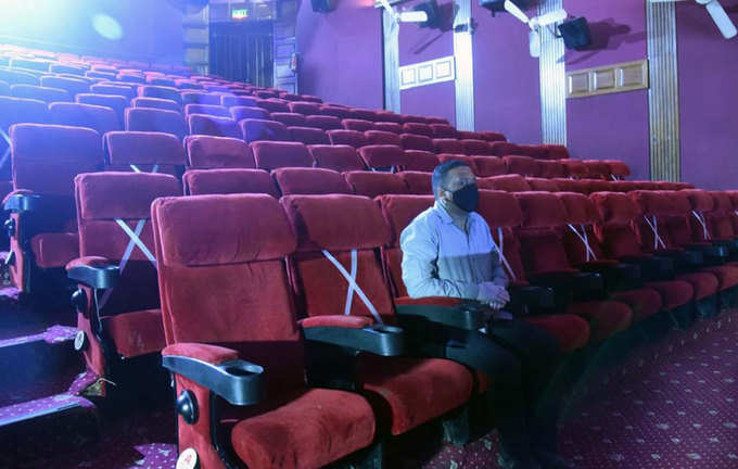 Theatres Reopening In Delhi Ncr स न म घर फ र स ख ल ज न द ल ल म क स रह पहल द न ह ल Only 10 Percent Ticket Booked After Reopening Of Theatres In Delhi Navbharat Times