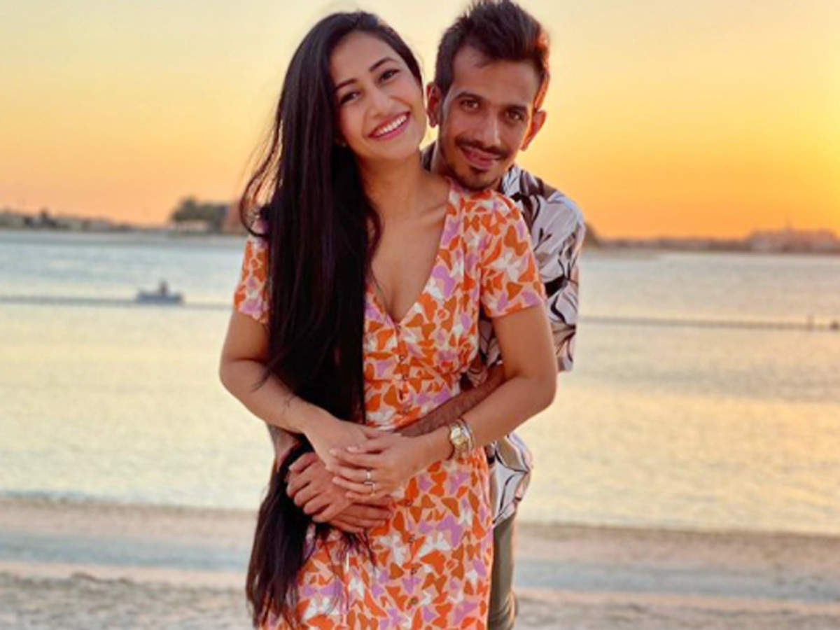 This latest picture of Yuzi Chahal and fiancee Dhanashree will make you go awwww 1