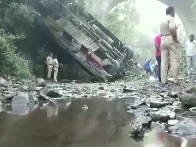 रेस्क्यू ऑपरेशन जारी रेस्क्यू ऑपरेशन जारी