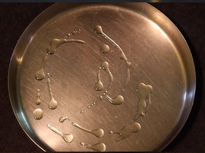 Grease the plate with some oil Grease the plate with some oil