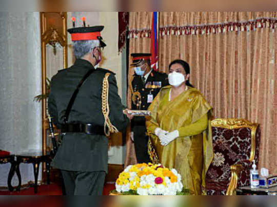 manoj narwane: लष्करप्रमुख नरवणेंनी स्वीकारली नेपाळची मानद जनरल रँक - gen  naravane conferred honorary rank of general of nepali army | Maharashtra  Times