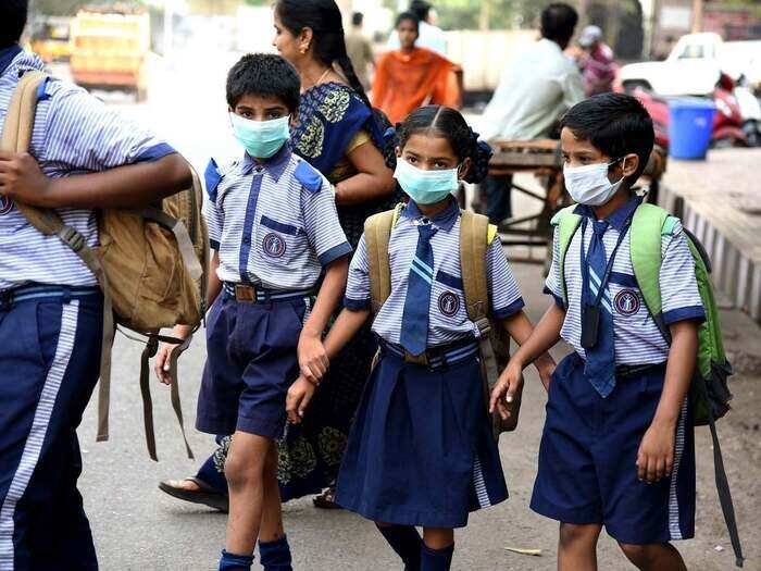 School Reopening Latest News: AIIMS Data Reveals More Than 70% Covid Positive Children Are Asymptomatic स्कूल खुलने के बीच आई चौंकाने वाली रिपोर्ट, हर 4 में से 3 कोरोना पॉजिटिव बच्चों में
