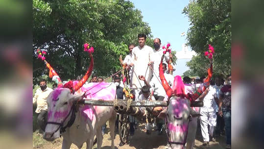 राजे पोहोचले बांधावर... वेदना शेतकऱ्यांच्या ओठावर