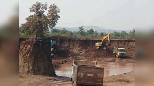 शेती पोखरल्याने बनले तलाव!