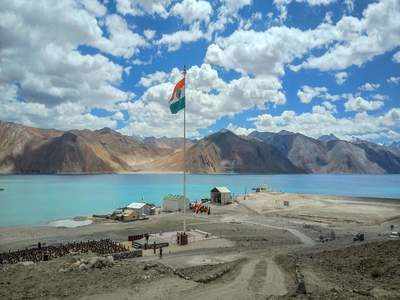 india china standoff : चीन को मुंहतोड़ जवाब देने के लिए लद्दाख में पैंगोंग झील के पास मरीन कमांडो तैनात 