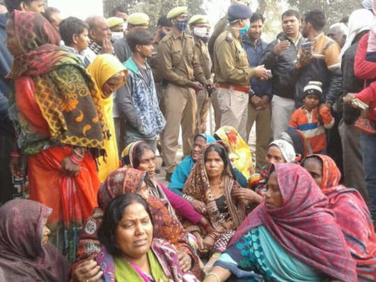 Villagers demonstration