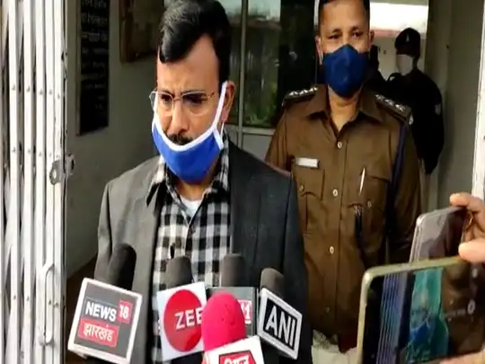 झारखंड न्यूज: दुमका में पति को बंधक बना 17 लोगों ने किया 5 बच्चों की मां के साथ गैंगरेप, मेला देखकर लौट रही थी