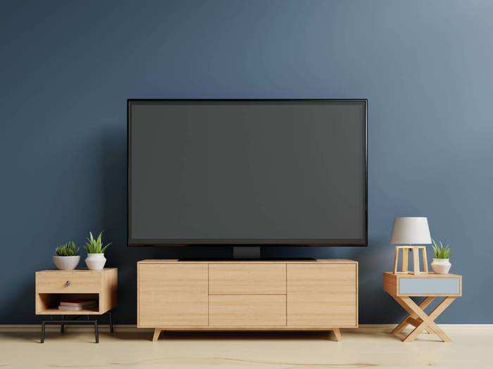 Amazon से ऑर्डर करें शानदार फीचर्स वाले Smart TV, 54% तक के हैवी डिस्काउंट का फायदा उठाएं
