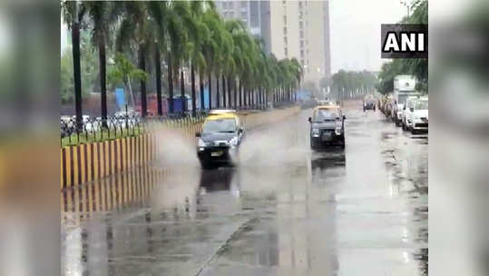 Mumbai Rains: तो पुन्हा आला! घराघरांत छत्र्यांची शोधाशोध